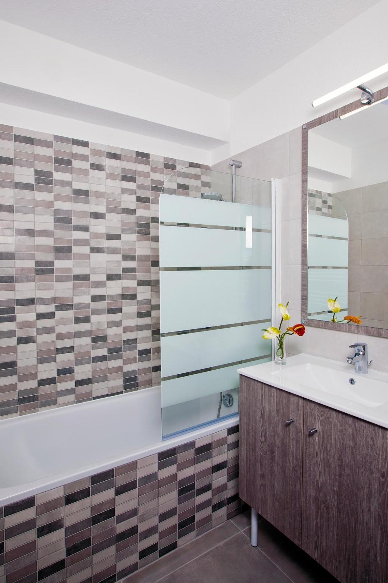 One-Bedroom Apartment,1208352067:JPEG